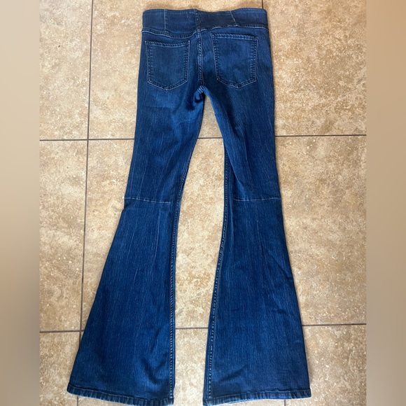 Free People Pull On Penny Flare Size 27 Dark Denim - Picture 9 of 9